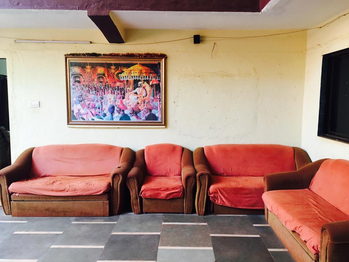 Hotel Madhumalti Matheran Buitenkant foto
